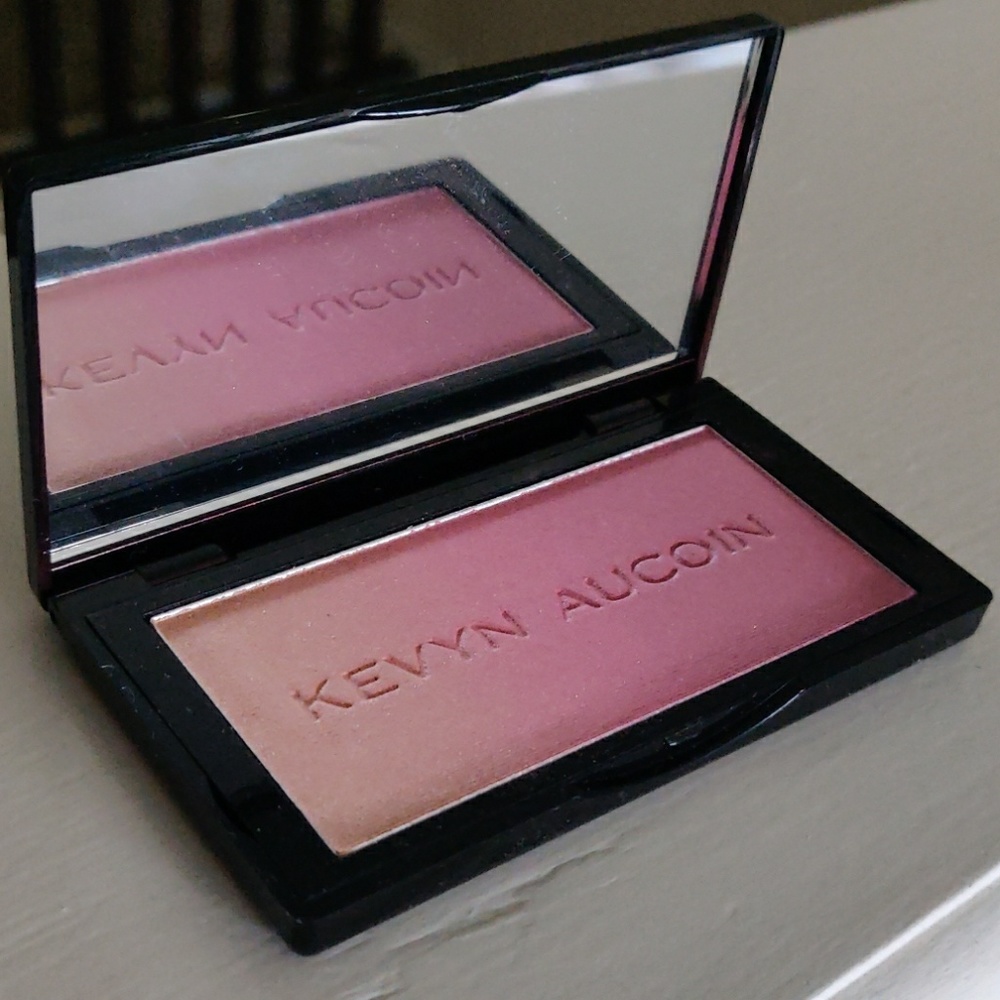 Kevyn Aucoin neo-blush (rose cliff)